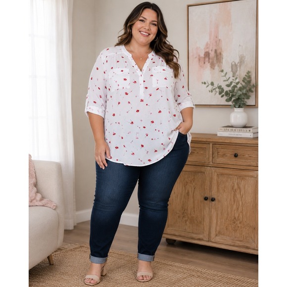 torrid Tops - Torrid Harper Blouse Plus Size 4 White Red Lips Lollipops Roll Tab Sleeve Top
